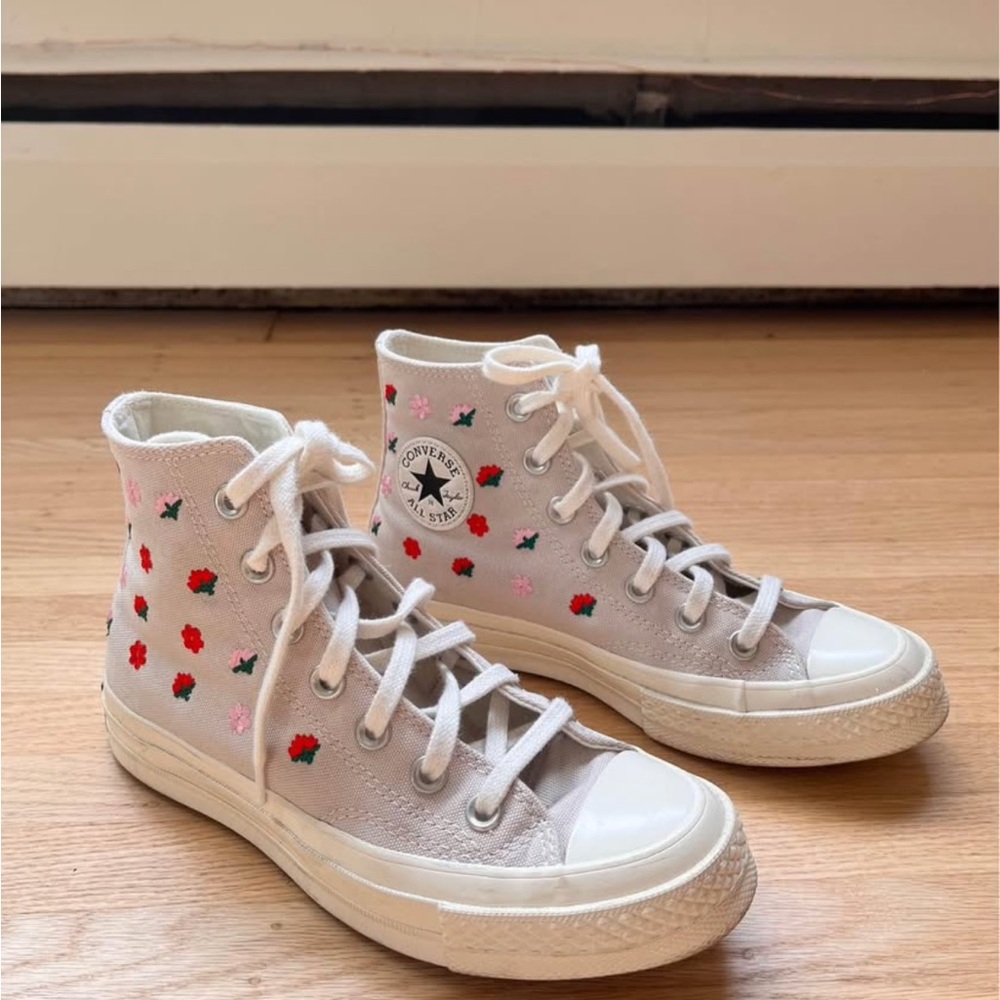 Converse Chuck 70 High Beige with Floral Embroidery